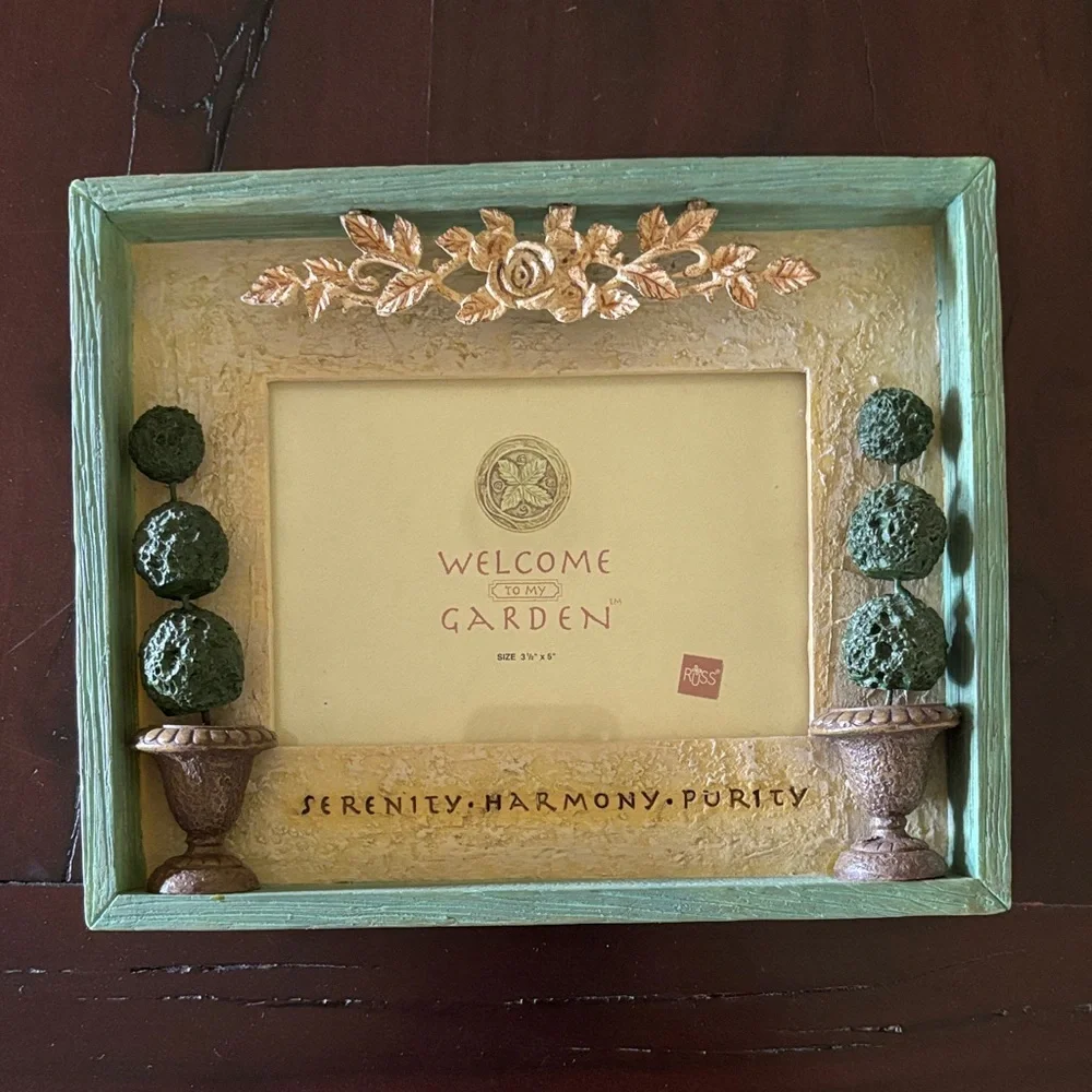 Decorative Green and Brown Picture Frame 3 1/2x5”